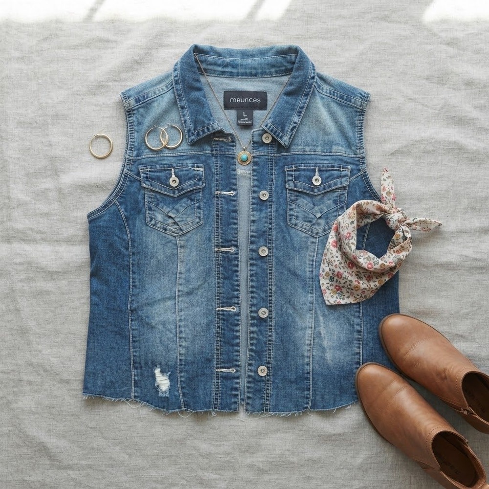Maurices Womens Distressed Denim Vest Medium Wash Frayed Hem Size L